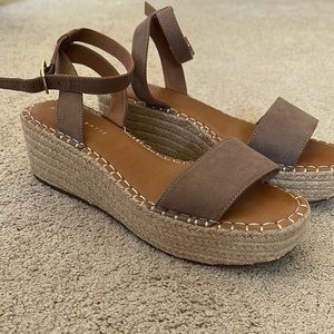 Platform heel sandal